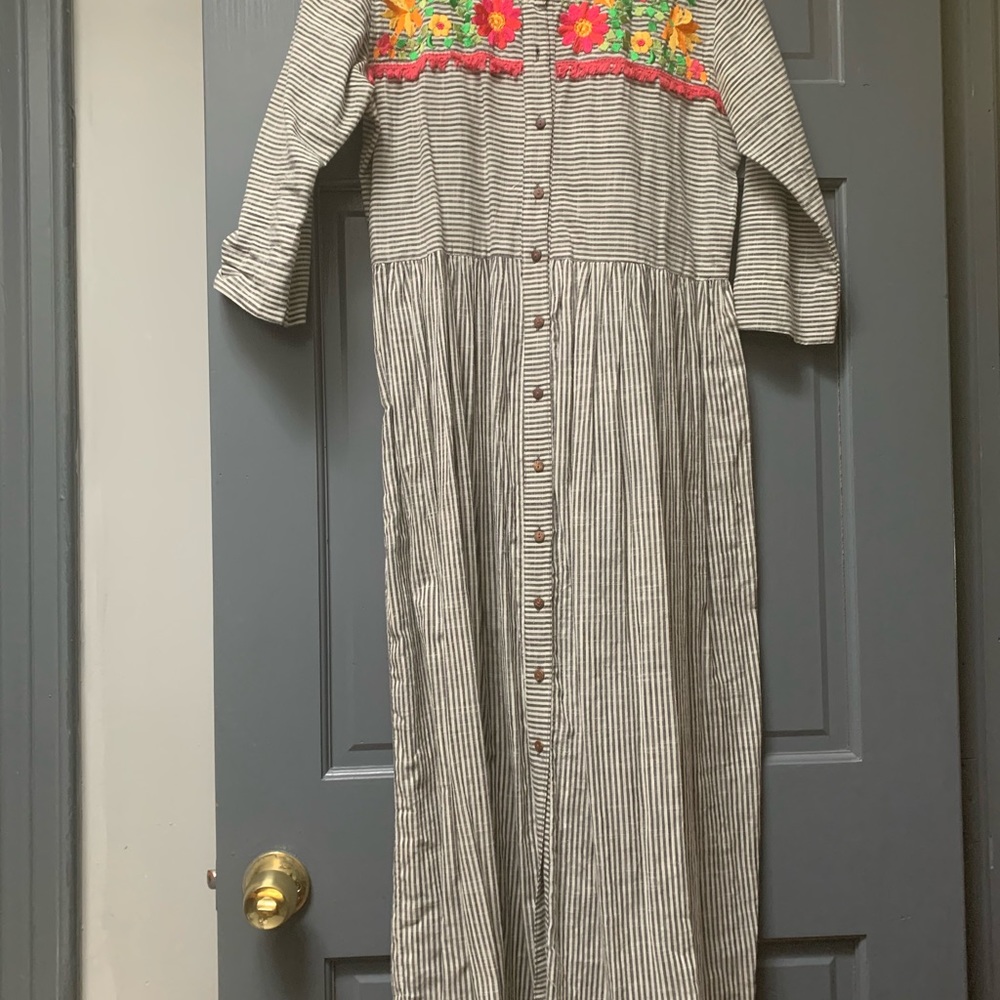 Dress - Picture 3 of 6
